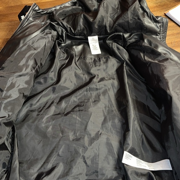 Walt Disney World Puffer jacket size small - Picture 8 of 10